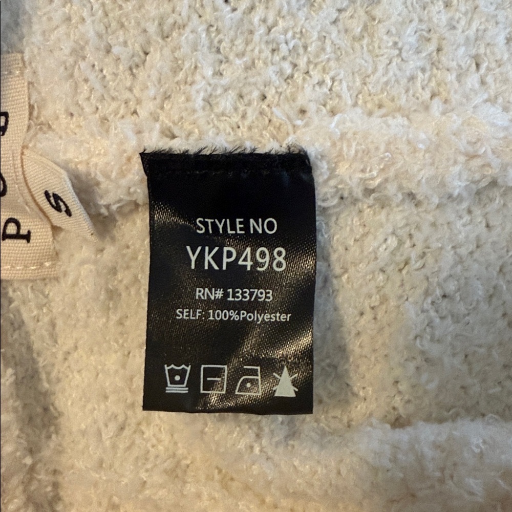 NWOT POL High Waist Cable Knit Shorts - Picture 6 of 6